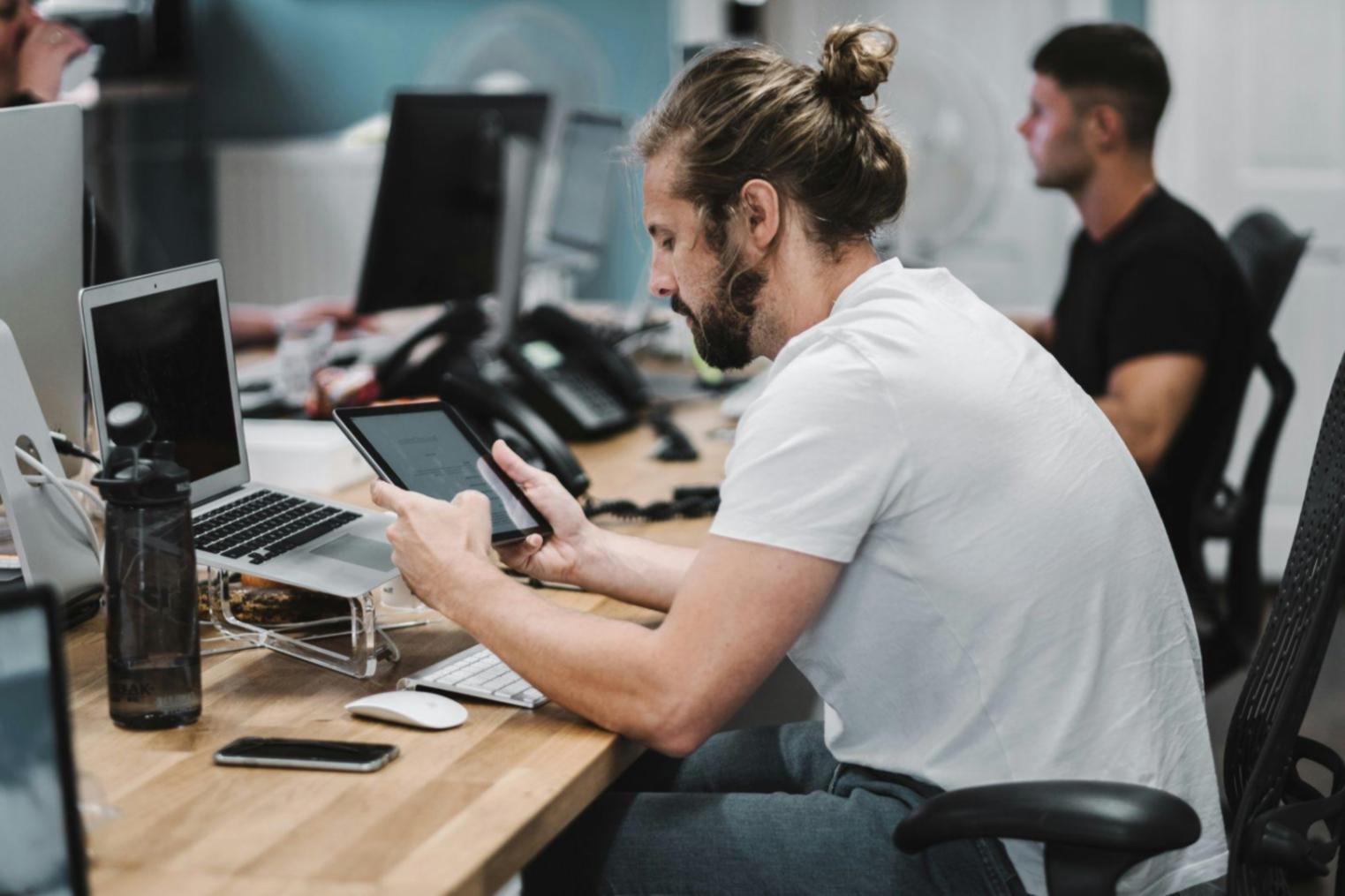 Sesión práctica de análisis presupuestario en aula